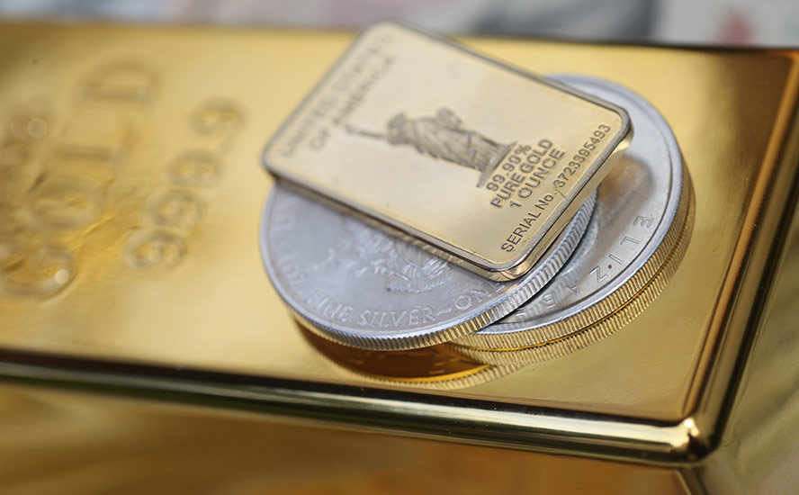 Gold flirts with all-time highs as banking concerns deepen