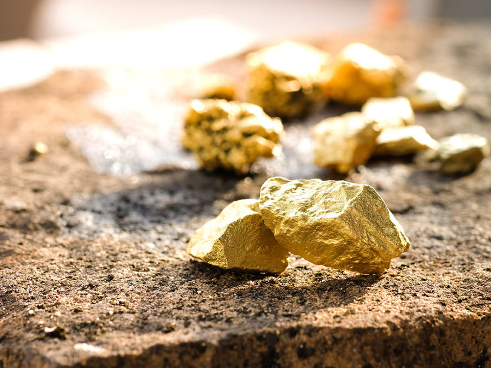 gold nuggets ore
